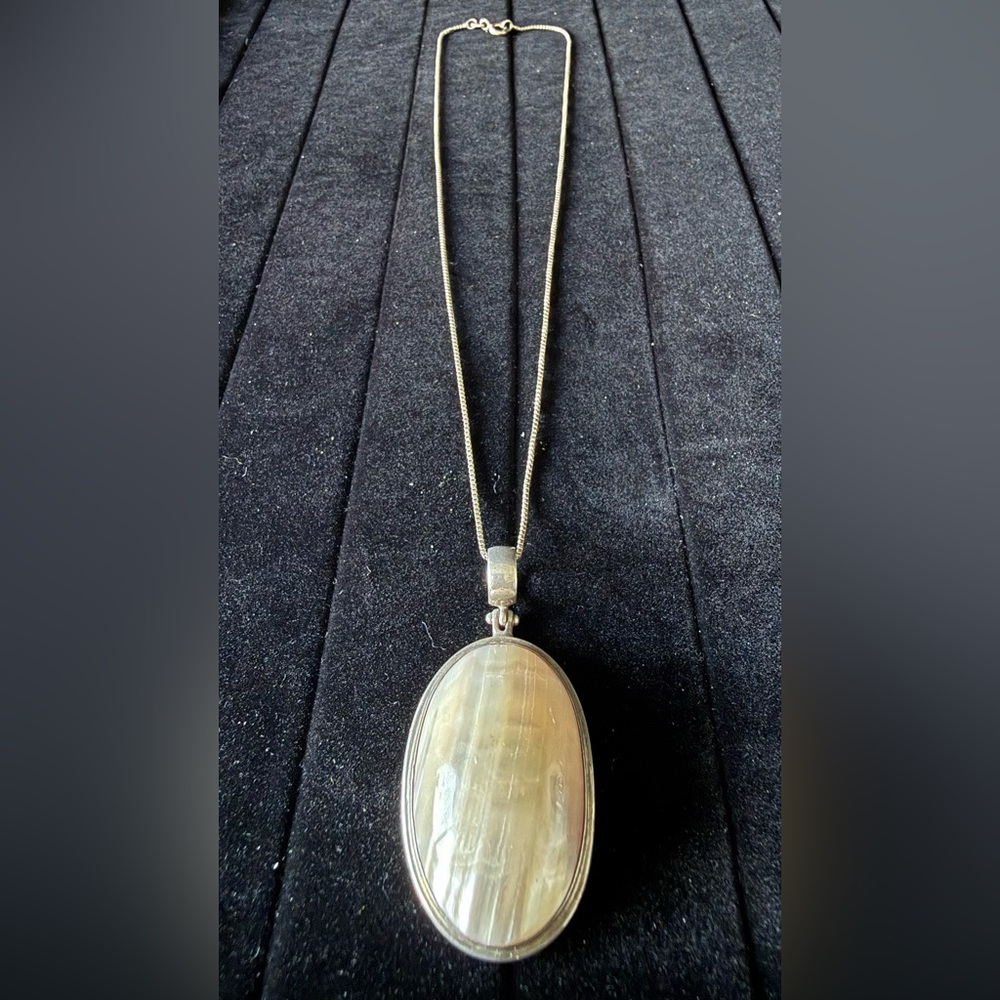 Sterling Silver Mother of Pearl pendant w/ 20” silver chains hand made